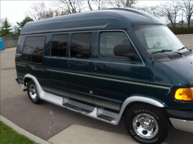 Dodge Ram 1500 4dr Laredo 4WD NAV Conversion Van