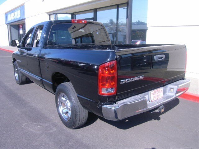 Dodge Ram 1500 2002 photo 2