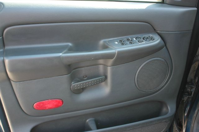 Dodge Ram 1500 2002 photo 2