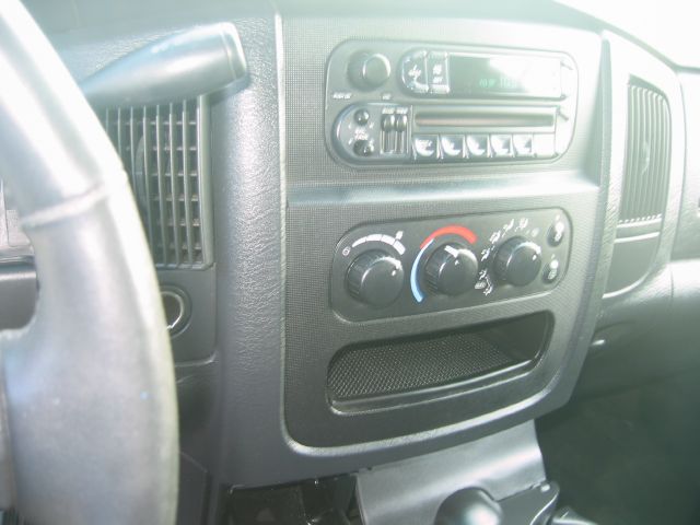 Dodge Ram 1500 2002 photo 2