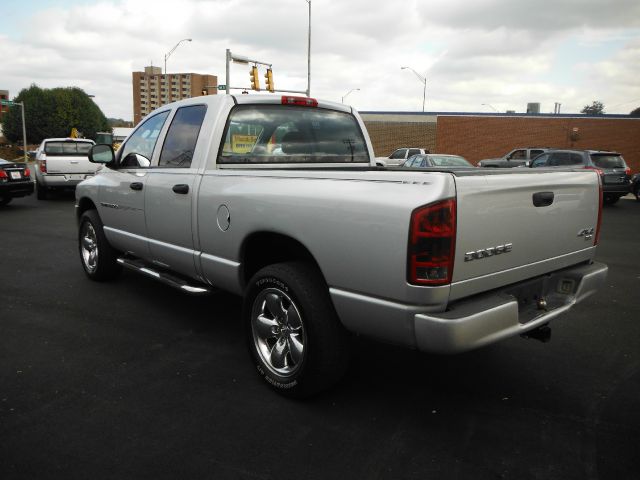 Dodge Ram 1500 Ext WT Pickup Truck