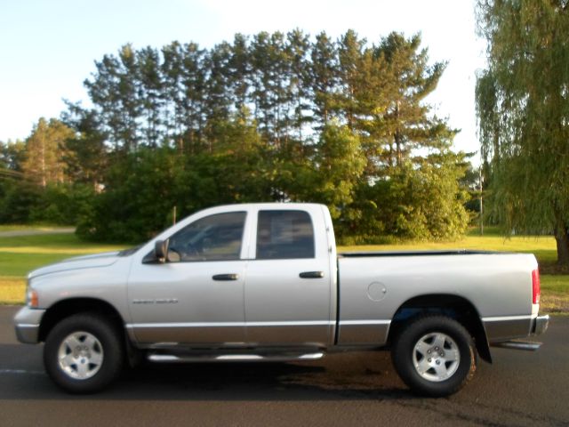 Dodge Ram 1500 Ext WT Pickup Truck
