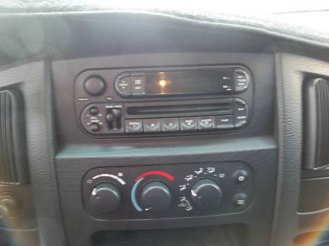 Dodge Ram 1500 Ext WT Pickup Truck