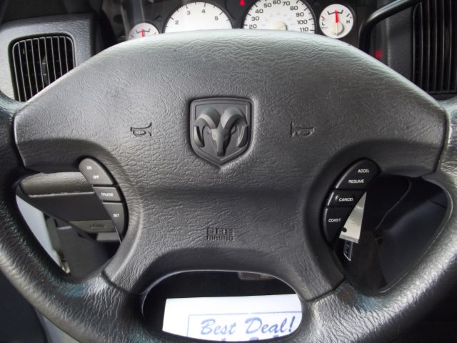 Dodge Ram 1500 Wagon SE Pickup Truck