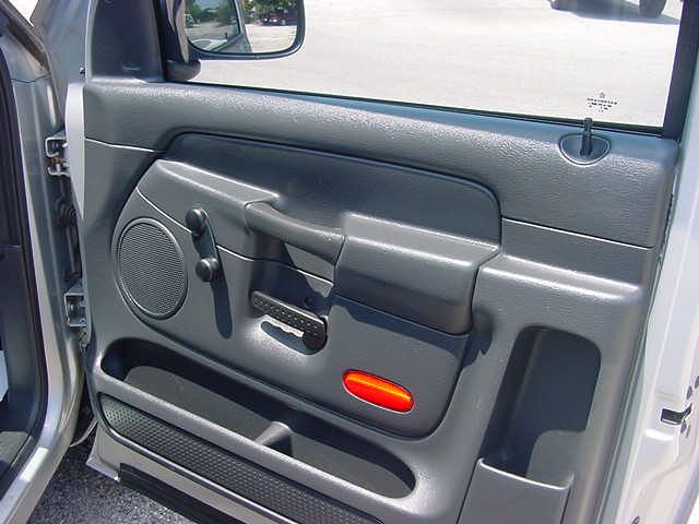 Dodge Ram 1500 2003 photo 2