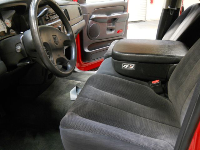 Dodge Ram 1500 Ext WT Pickup Truck