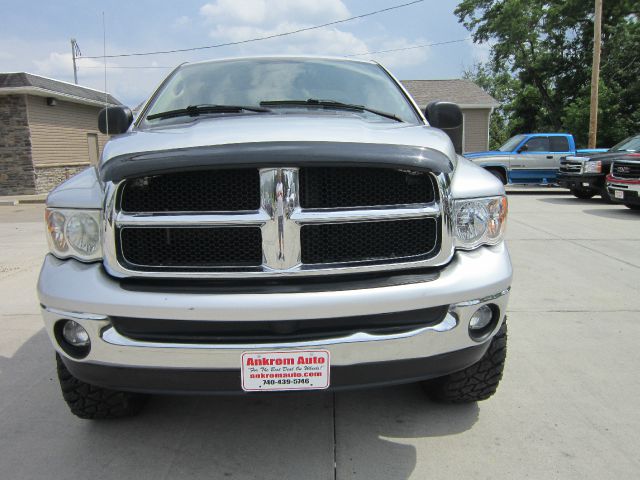 Dodge Ram 1500 4dr 4WD EXT LS 4x4 SUV Pickup Truck