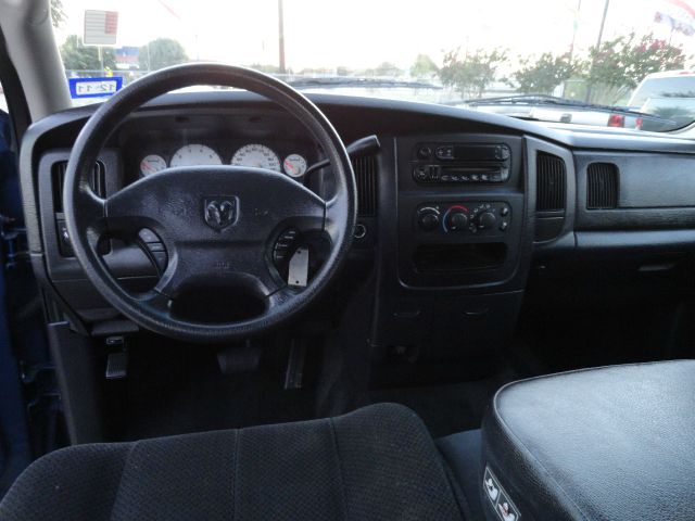 Dodge Ram 1500 Ext WT Pickup Truck