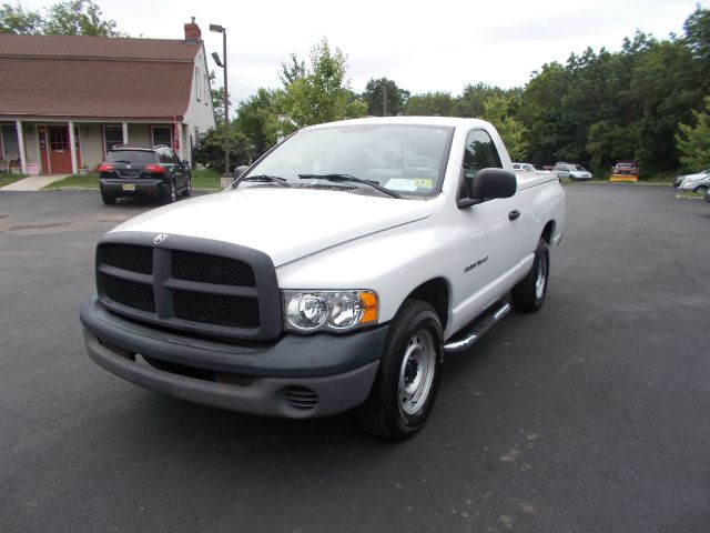 Dodge Ram 1500 Ext WT Pickup Truck