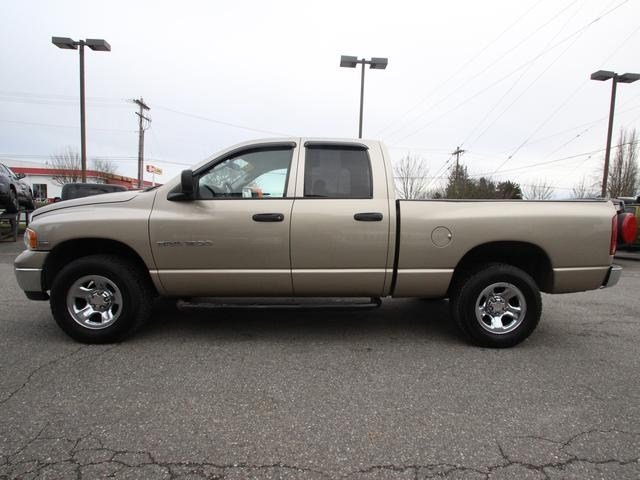 Dodge Ram 1500 2004 photo 3