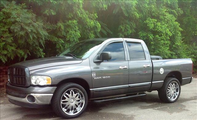 Dodge Ram 1500 2004 photo 3