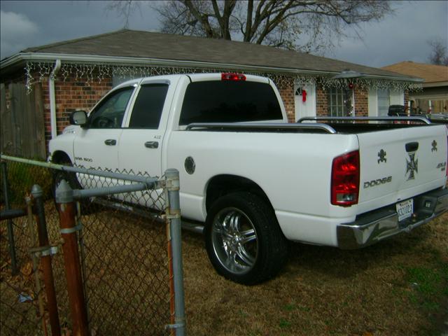 Dodge Ram 1500 2004 photo 2