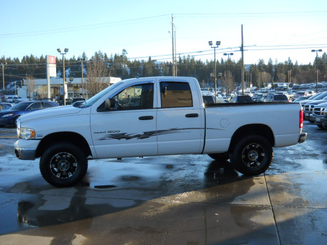 Dodge Ram 1500 2004 photo 2