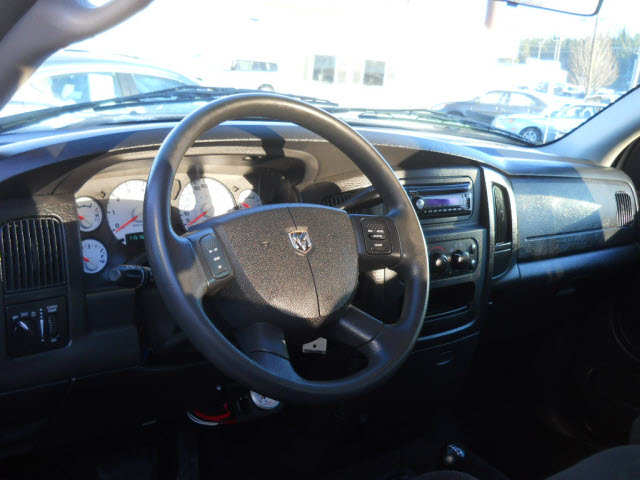 Dodge Ram 1500 2004 photo 4