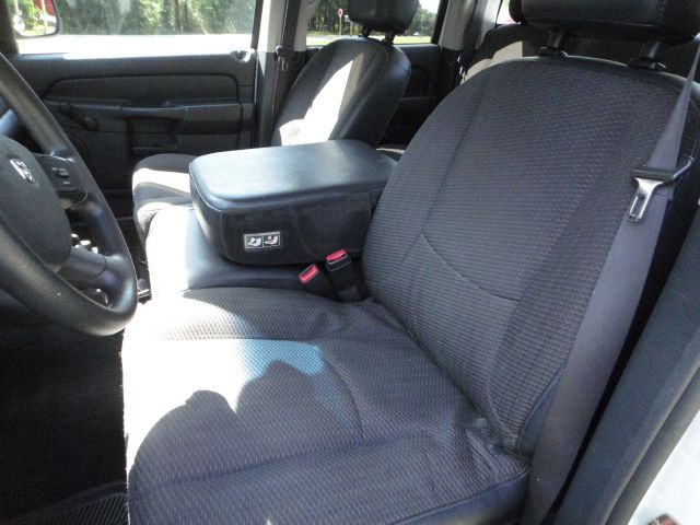 Dodge Ram 1500 4dr LX 4WD Auto Pickup Truck