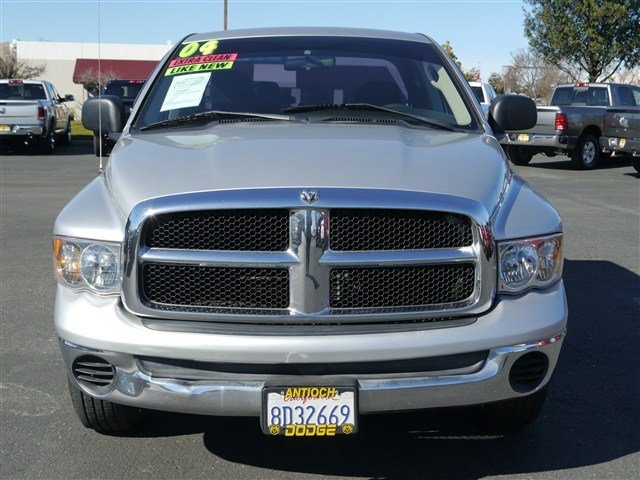 Dodge Ram 1500 2004 photo 4