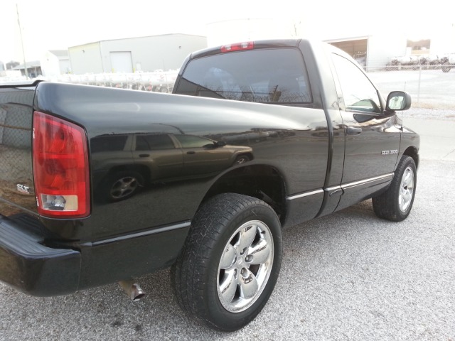 Dodge Ram 1500 2004 photo 2