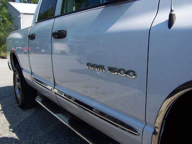 Dodge Ram 1500 2004 photo 2