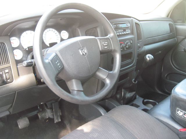 Dodge Ram 1500 2004 photo 2