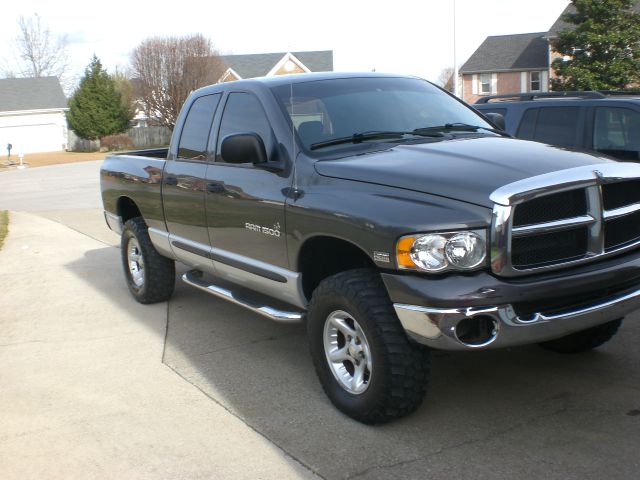 Dodge Ram 1500 2004 photo 2