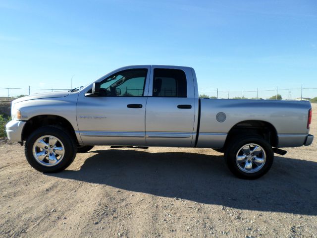 Dodge Ram 1500 2004 photo 2