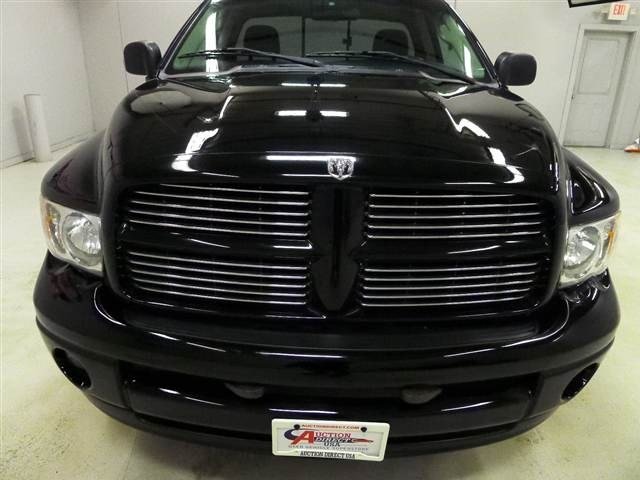 Dodge Ram 1500 2004 photo 2