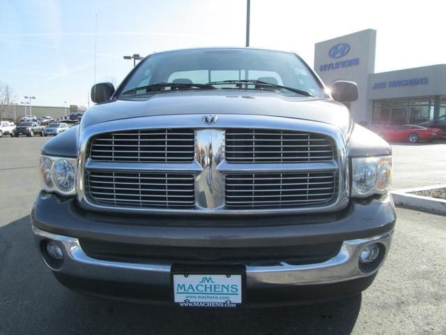 Dodge Ram 1500 2004 photo 2