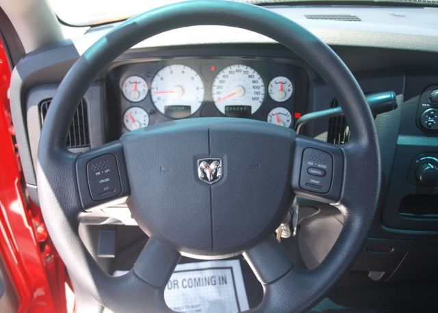Dodge Ram 1500 2004 photo 3