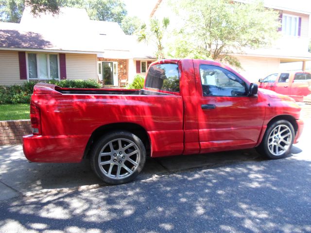 Dodge Ram 1500 2004 photo 2