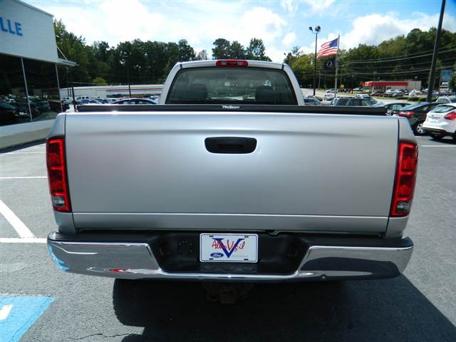 Dodge Ram 1500 2004 photo 3