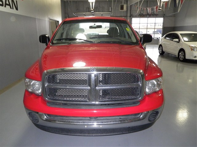 Dodge Ram 1500 2004 photo 2