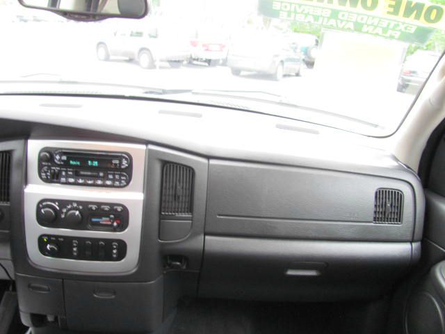 Dodge Ram 1500 2004 photo 2