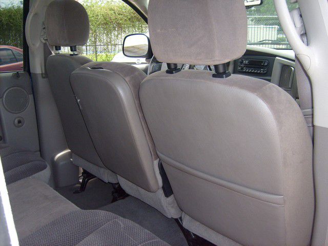Dodge Ram 1500 2004 photo 9