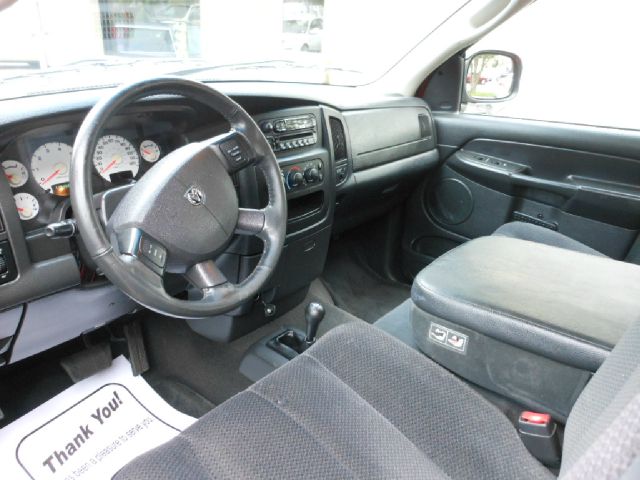 Dodge Ram 1500 Wagon SE Pickup Truck