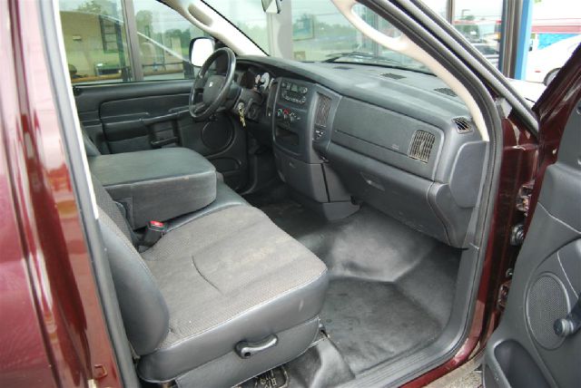 Dodge Ram 1500 2004 photo 4