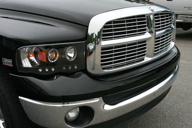 Dodge Ram 1500 2004 photo 3