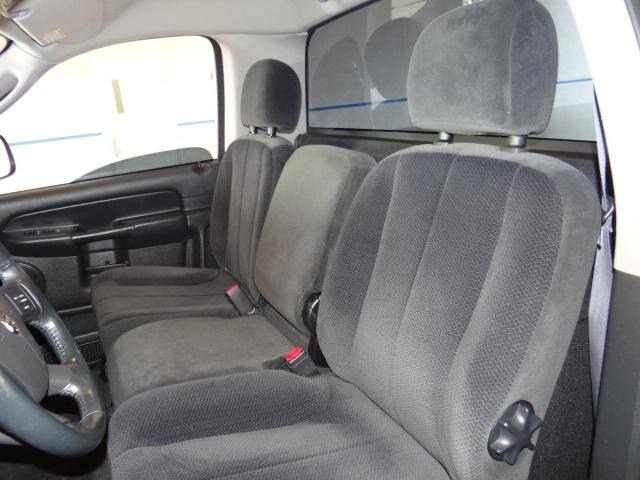 Dodge Ram 1500 2004 photo 4