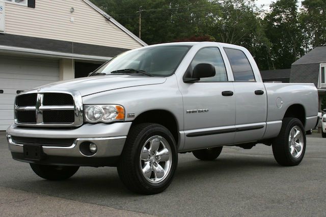 Dodge Ram 1500 2004 photo 2