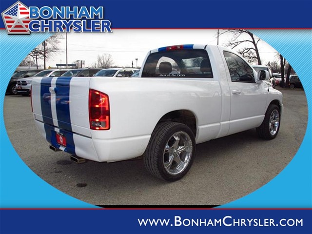 Dodge Ram 1500 2004 photo 2