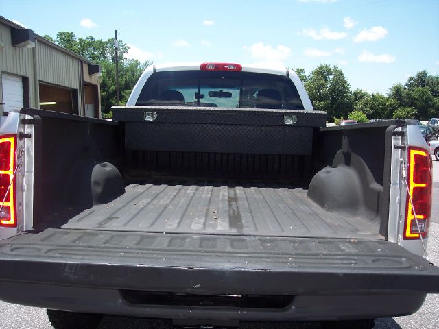 Dodge Ram 1500 2004 photo 4