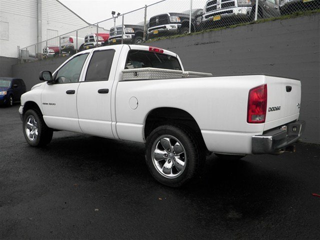 Dodge Ram 1500 2004 photo 2