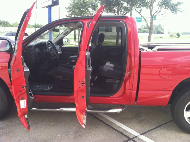 Dodge Ram 1500 2004 photo 2