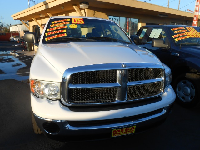 Dodge Ram 1500 2005 photo 3