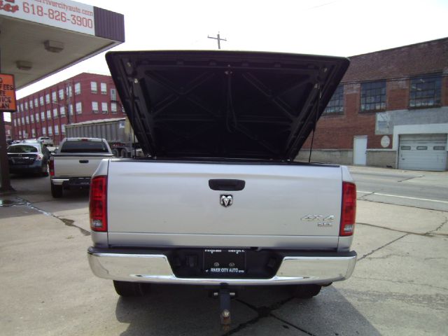 Dodge Ram 1500 2005 photo 2