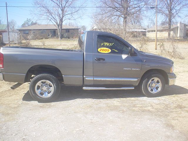 Dodge Ram 1500 2005 photo 2