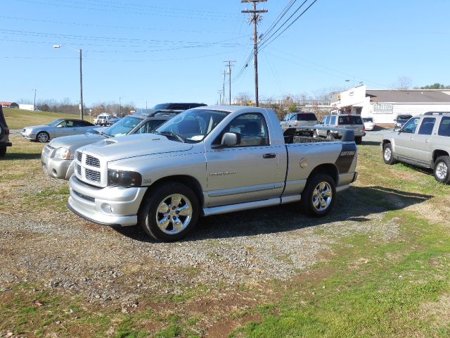 Dodge Ram 1500 2005 photo 2