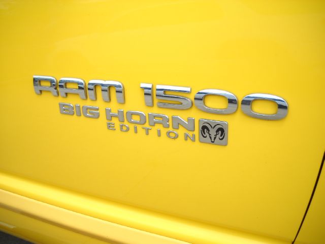 Dodge Ram 1500 4dr 114 WB XLT 4WD Pickup Truck