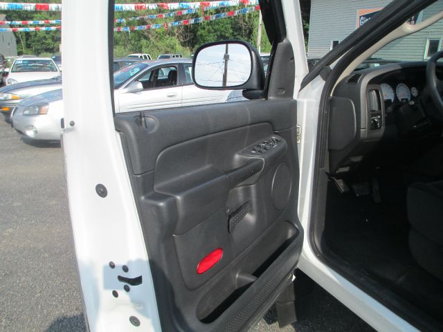 Dodge Ram 1500 Ext WT Pickup Truck