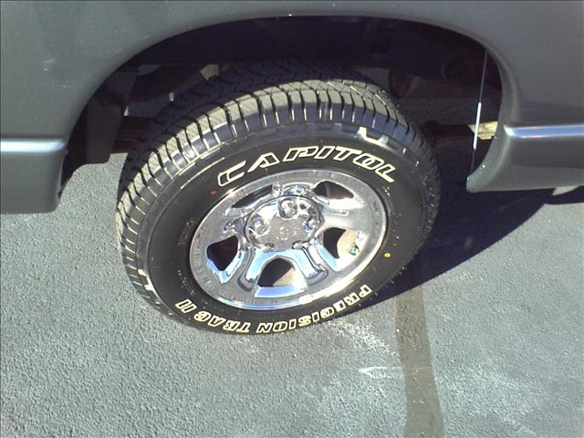 Dodge Ram 1500 2005 photo 4