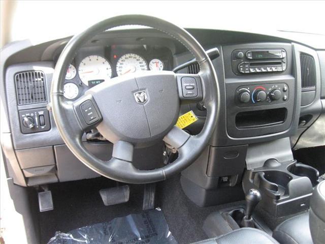 Dodge Ram 1500 2005 photo 18